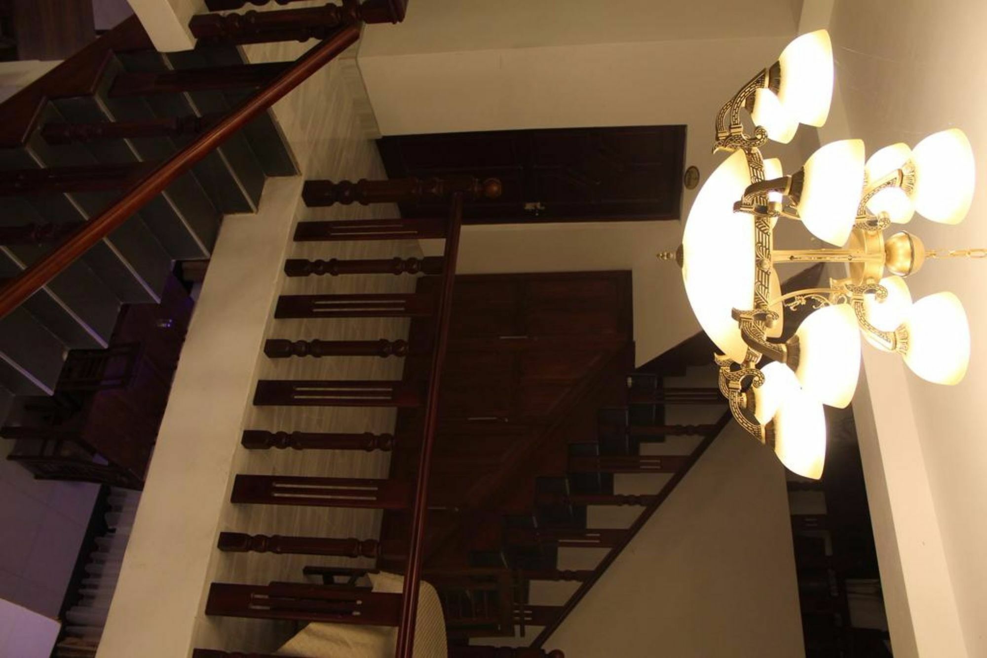 Oak Wood Inn 캔디 외부 사진